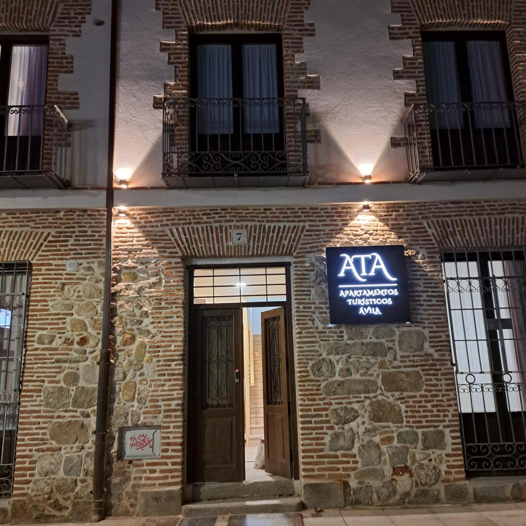 Apartamentosturisticos Avila Puerta Del Alcazar 0-1 المظهر الخارجي الصورة